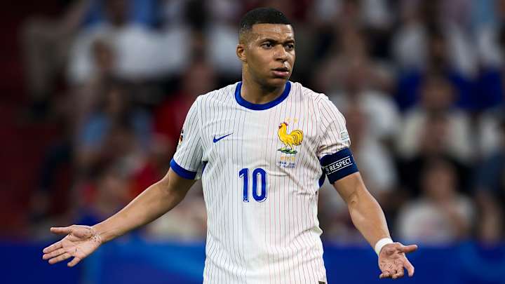 Kylian Mbappe a non joué pour la France depuis septembre Kylian Mbappe avec l'équipe de France