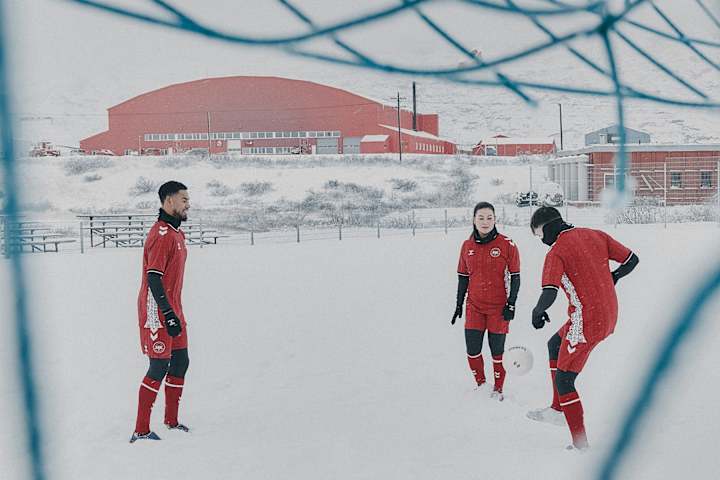 Greenland est la communauté de football la plus éloignée au monde Greenland is the world's remote football community