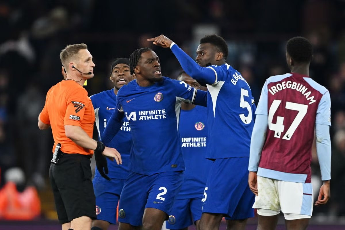 Axel Disasi surveillé par West Ham United