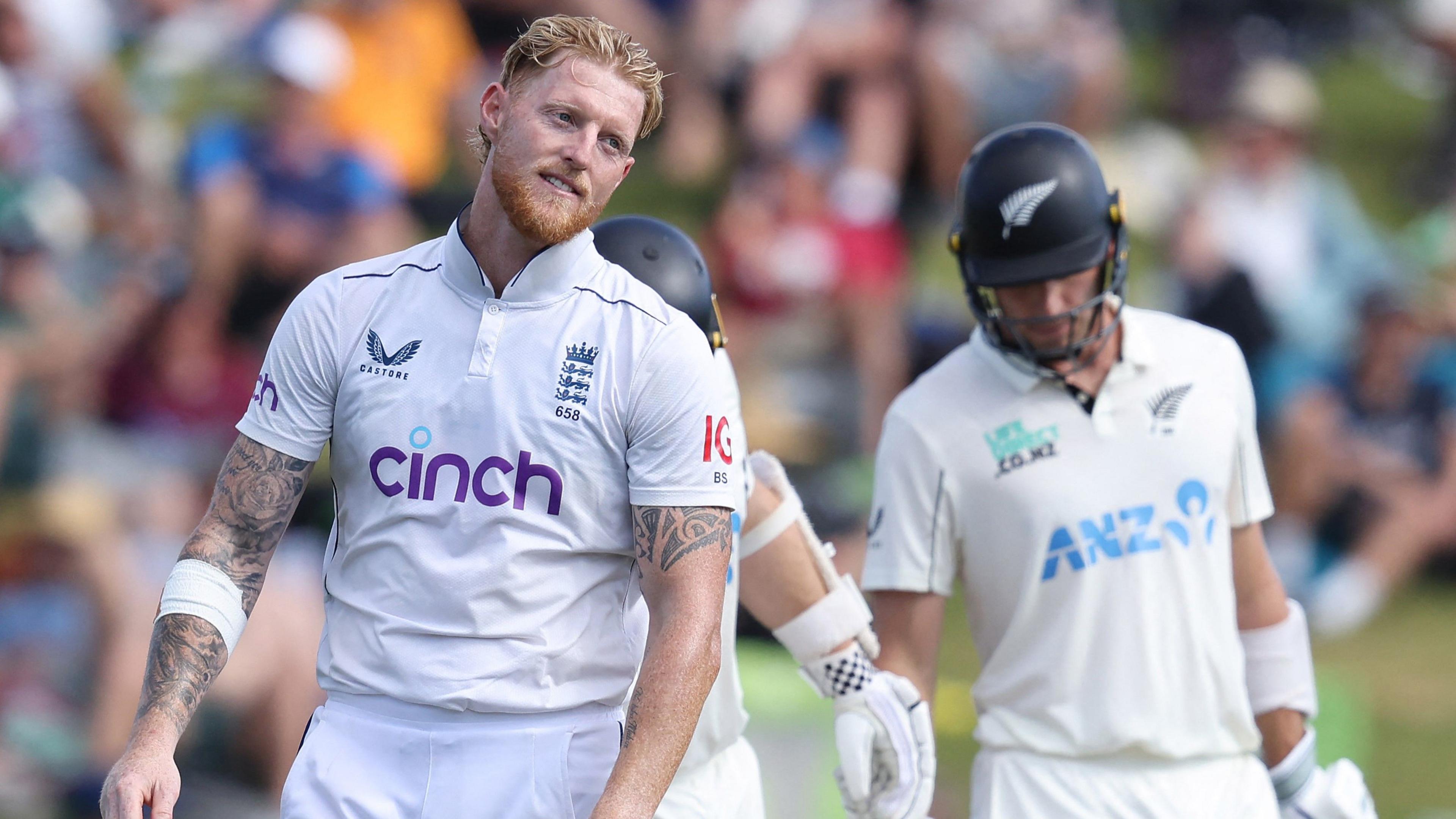 Ben Stokes a l'air déçu
