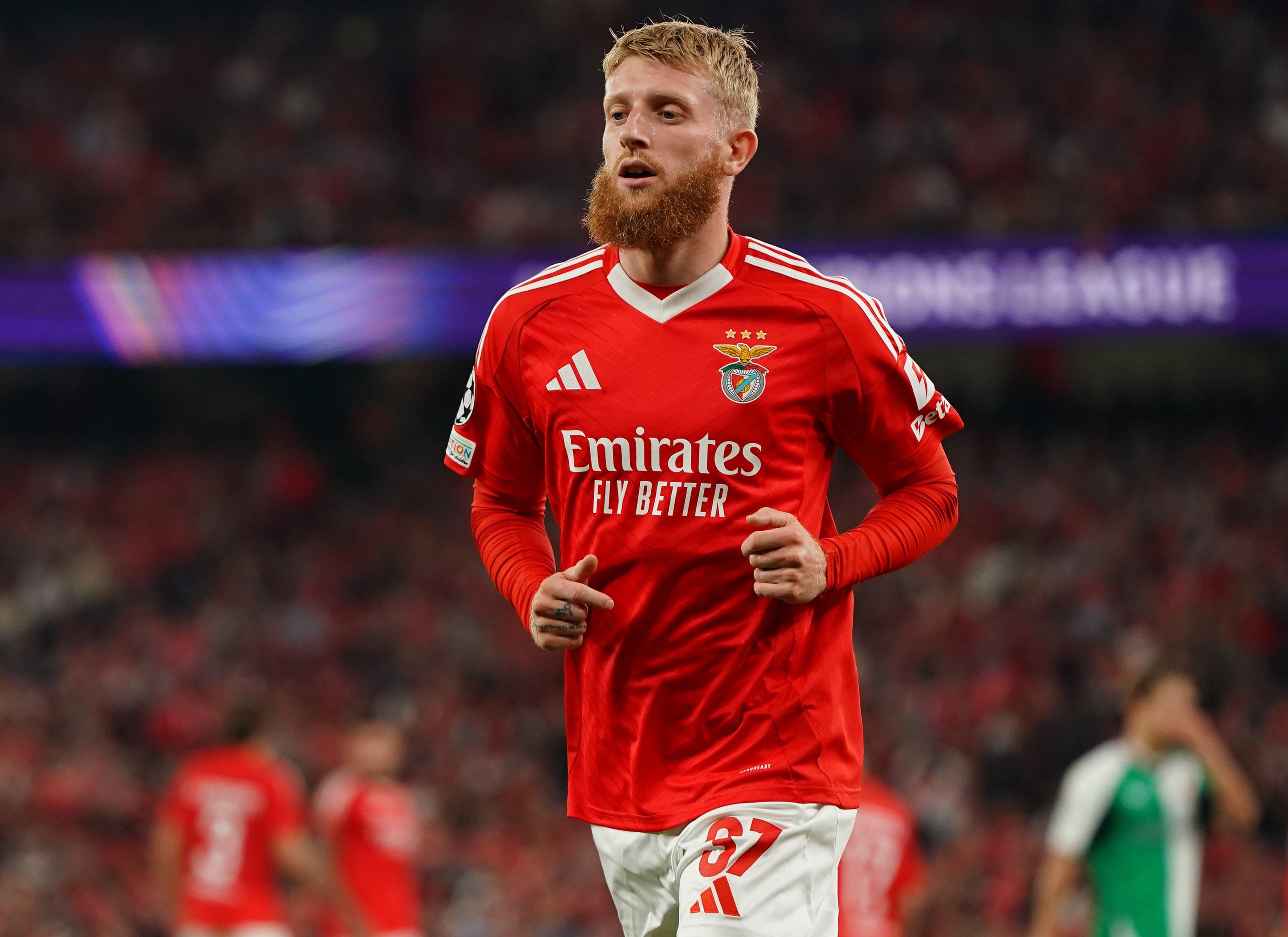 Jan-Niklas Beste de SL Benfica en action