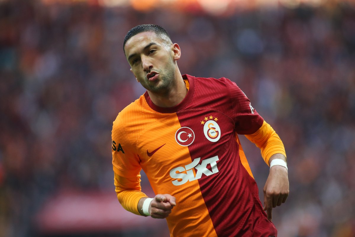 Ziyech lors d'un match avec Galatasaray
