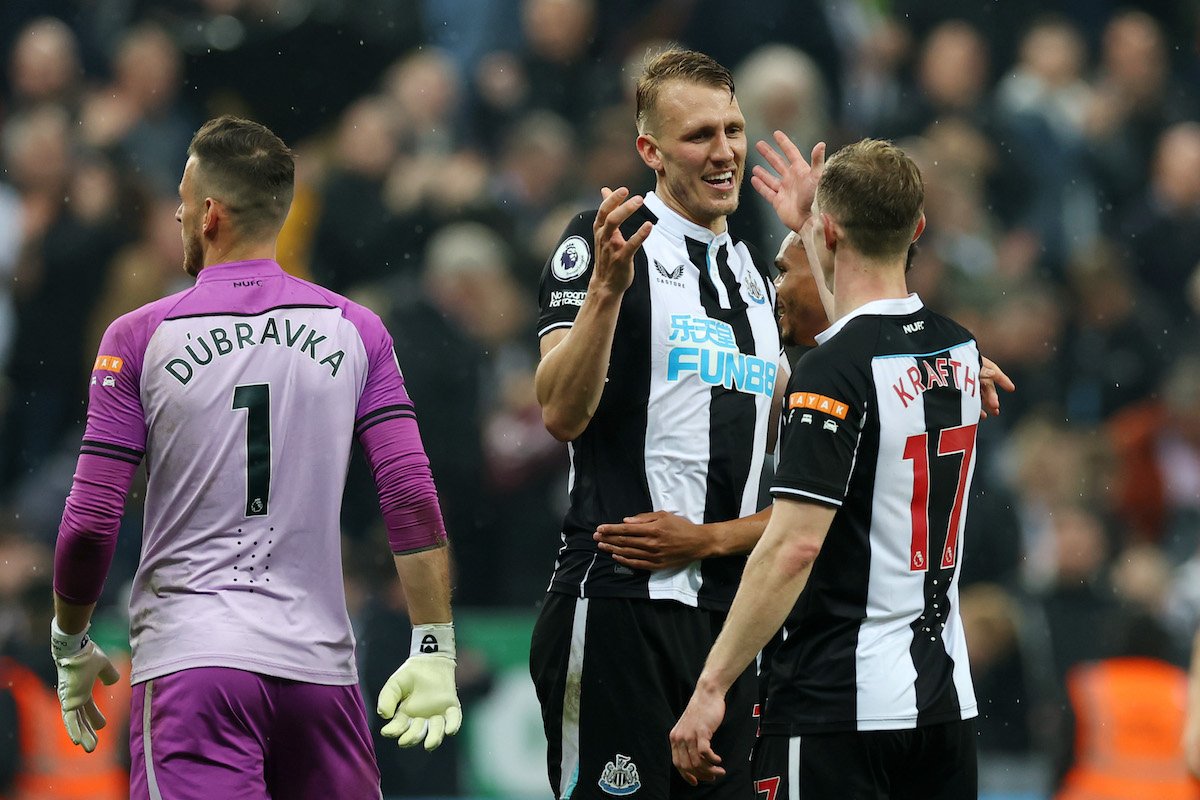 Emil Krafth en action pour Newcastle