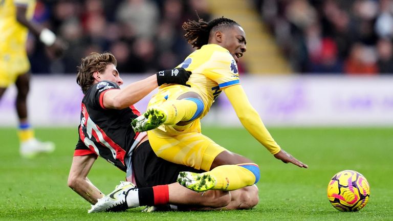 Illya Zabarnyi défie Eberechi Eze