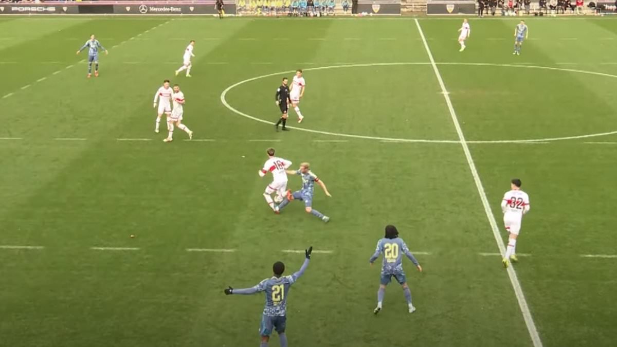 Davy Klaassen - Expulsion puis Retour Sur le Terrain Étonnant