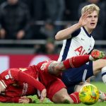 Lucas Bergvall - La décision contestée qui a fait débat contre Liverpool