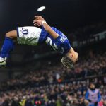 Omari Hutchinson célèbre avec panache contre Chelsea à Ipswich