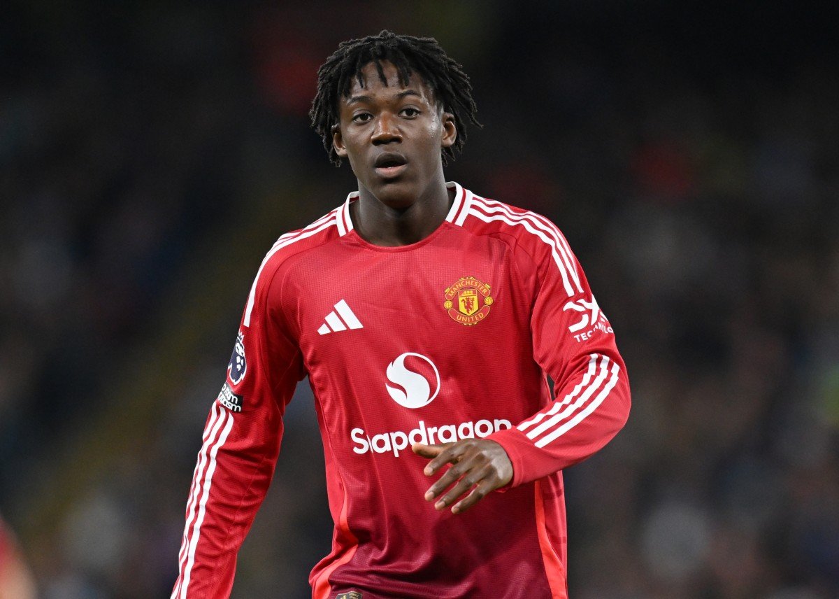 Kobbie Mainoo en action pour Manchester United