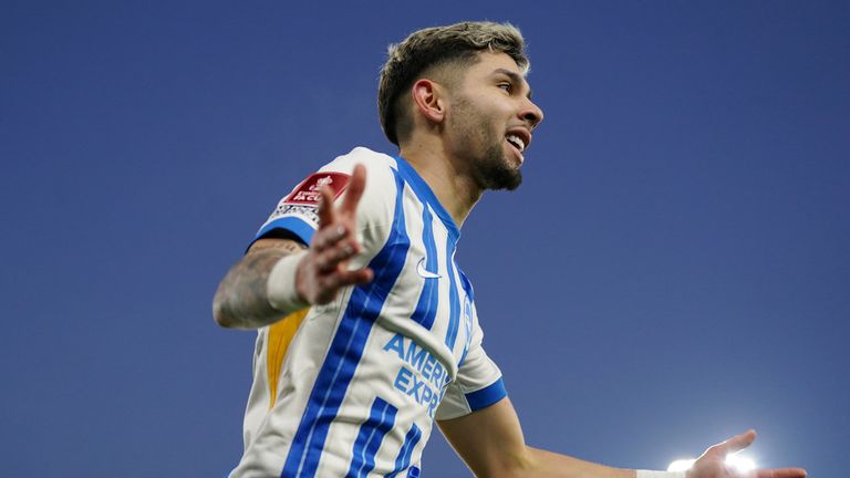 Julio Enciso célèbre son but pour Brighton
