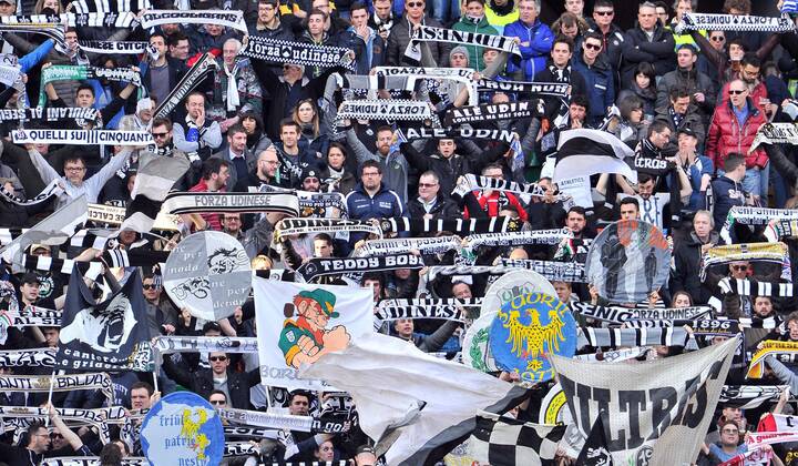 Des ultras italiens attaquent des supporters en pleine gare