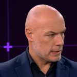 Howard Webb défend la décision controversée sur Lewis-Skelly
