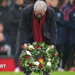Manchester United rend hommage à Denis Law avant le match
