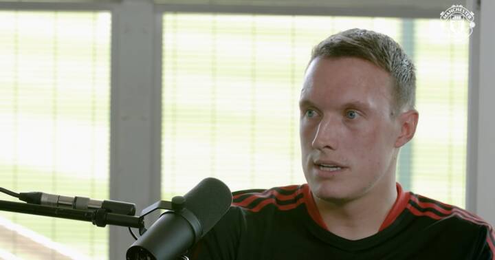 Phil Jones vante le jeune talent Chido Obi-Martin à Man Utd