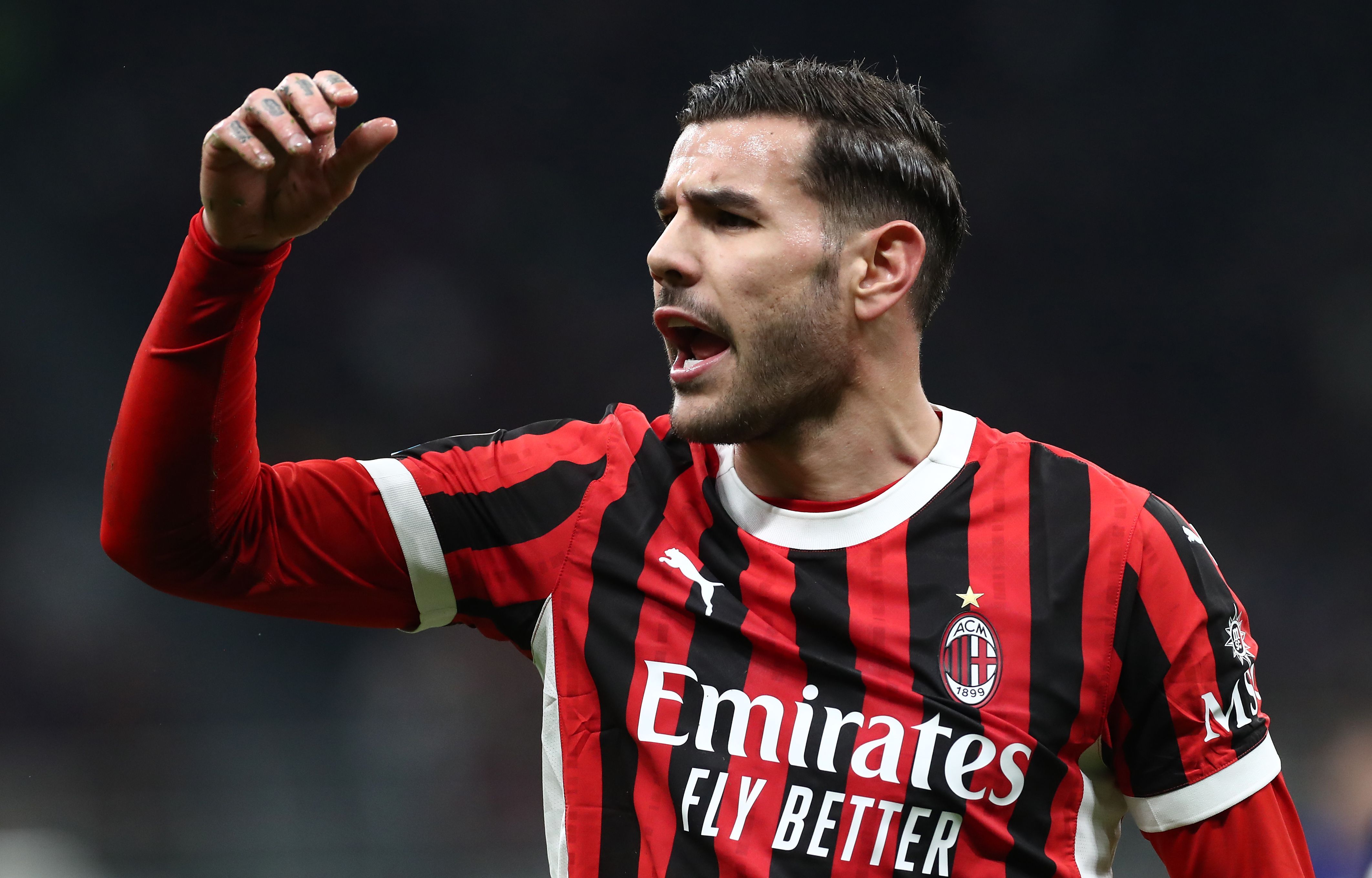 Theo Hernandez de l'AC Milan réagit