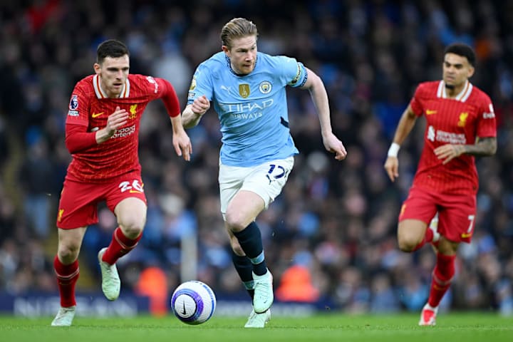 Kevin De Bruyne et Andrew Robertson Kevin De Bruyne et Andrew Robertson