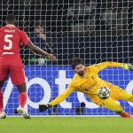 Alisson brille avec Liverpool face au PSG en Ligue des Champions
