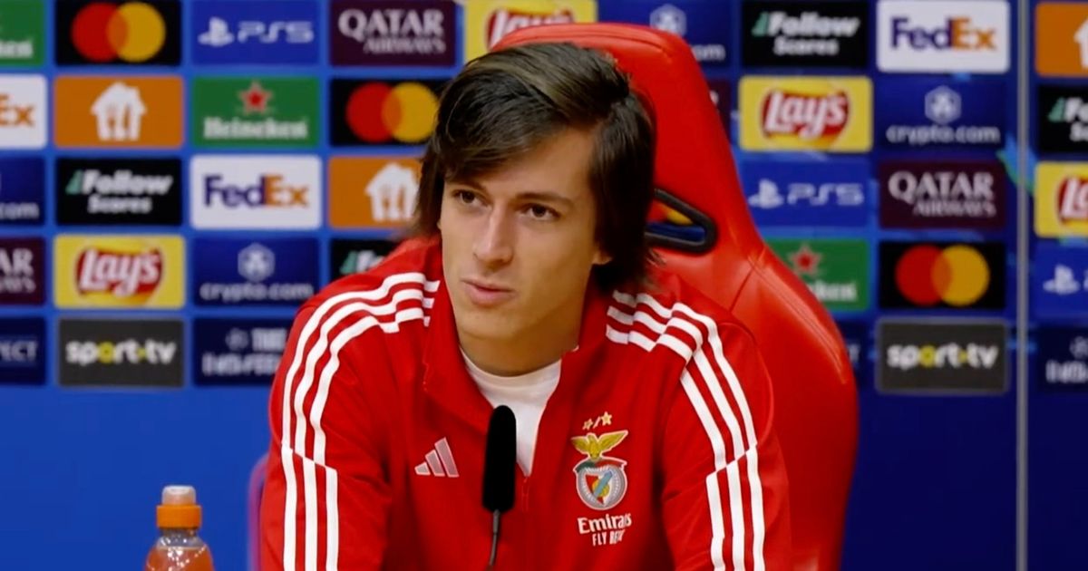 Alvaro Carreras ignore les rumeurs de retour à Manchester United