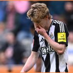 Anthony Gordon manquera la finale de la Carabao Cup après un rouge