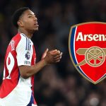 Chris Sutton critique Myles Lewis-Skelly après un carton jaune