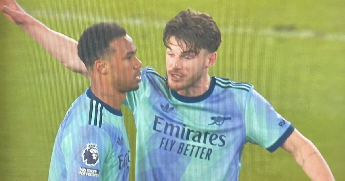 Declan Rice s-en prend à Gabriel après le match nul d-Arsenal