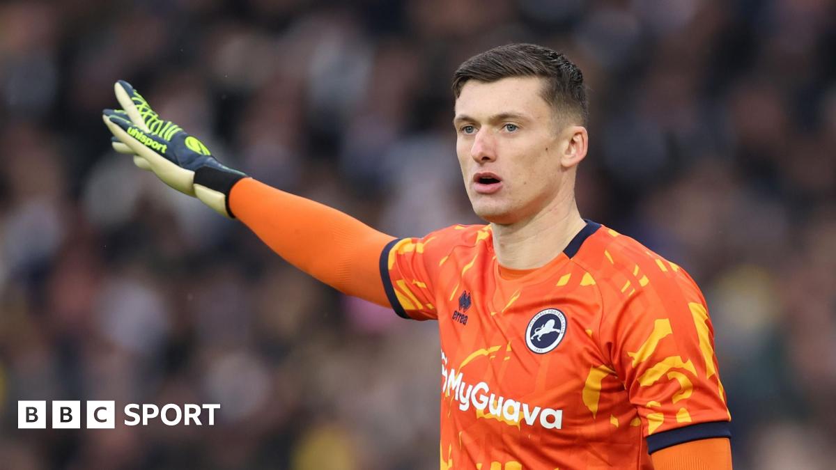 Extension de la suspension du gardien de Millwall- Liam Roberts