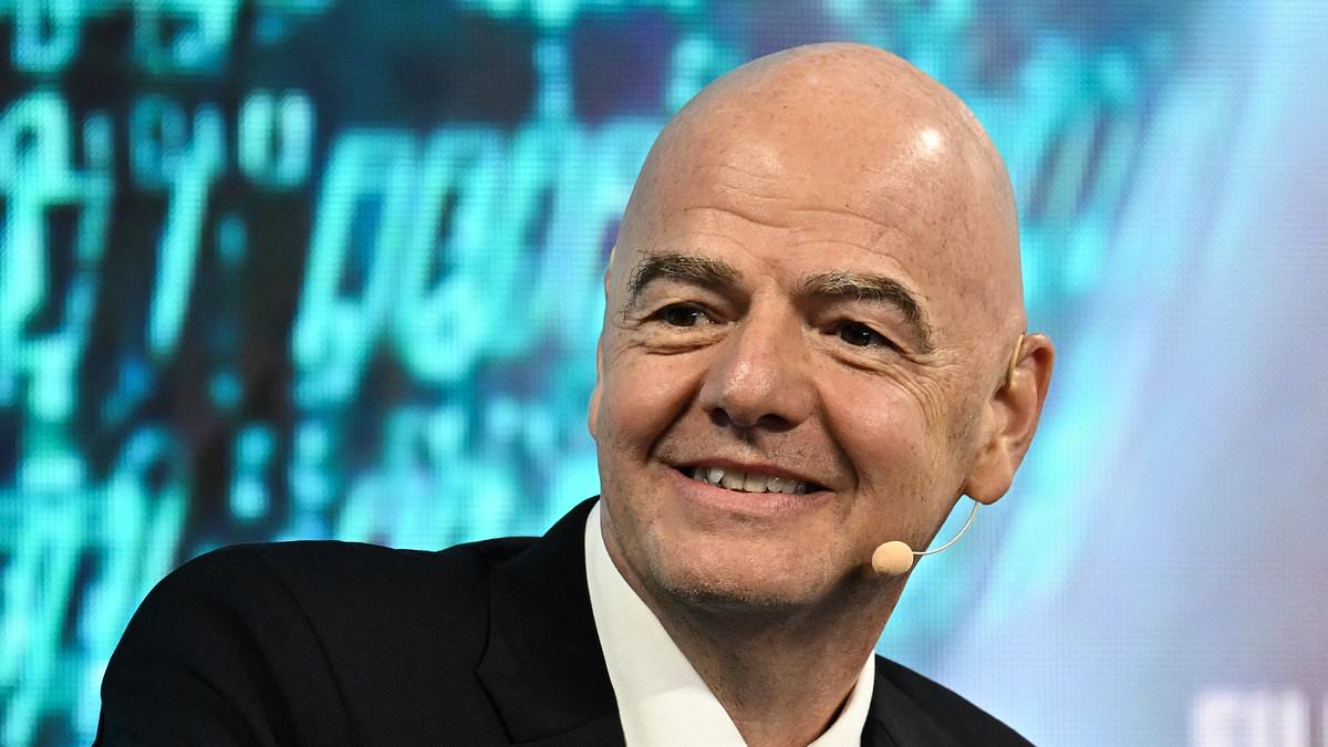 FIFA envisage d-augmenter le nombre d-équipes pour la Coupe 2030