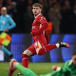 Harvey Elliott fait l-éloge d-Alisson après la victoire contre le PSG