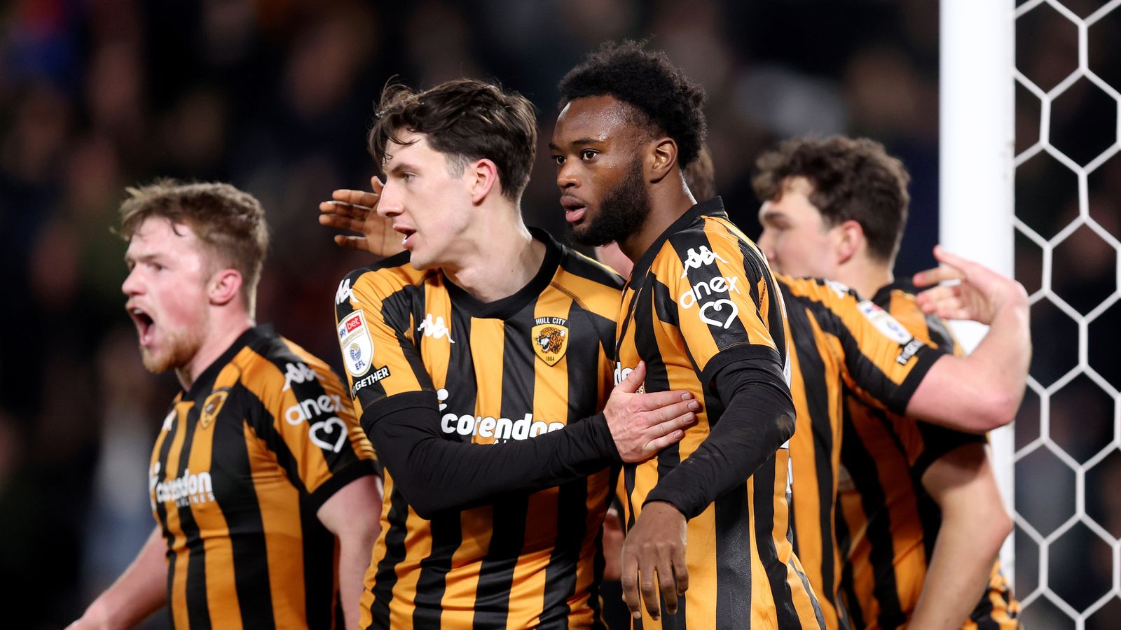 Hull City bat Plymouth Argyle 2-0 dans la lutte pour le maintien
