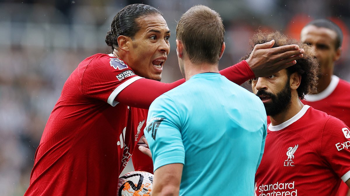 John Brooks désigné arbitre de la finale de la Carabao Cup