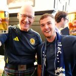 John Swinney maintient l-interdiction d-alcool dans les stades de football
