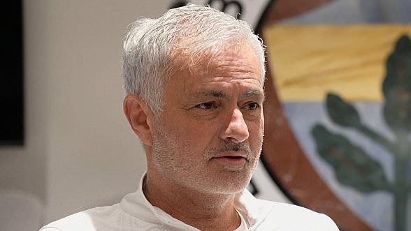 Jose Mourinho réagit aux accusations de racisme après sa suspension