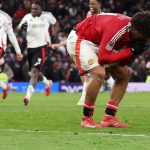 Joshua Zirkzee s-excuse après son penalty manqué avec Man Utd