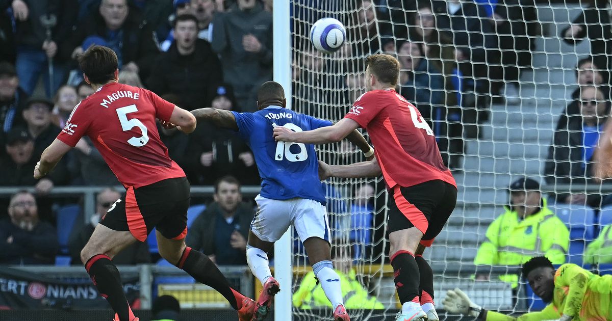 La décision VAR sur le penalty d-Everton contre Man Utd expliquée