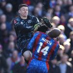 Liam Roberts et le défi dangereux sur Mateta - sanctions discutables