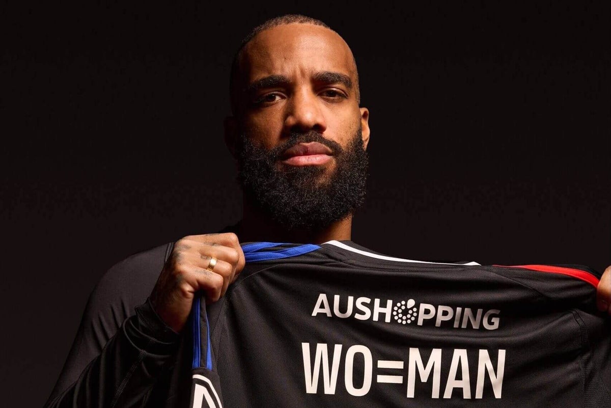 Ligue 1 et 2 - Maillots pour l-égalité des femmes au football