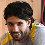 Liverpool - Dominik Szoboszlai soutient Milos Kerkez pour Anfield