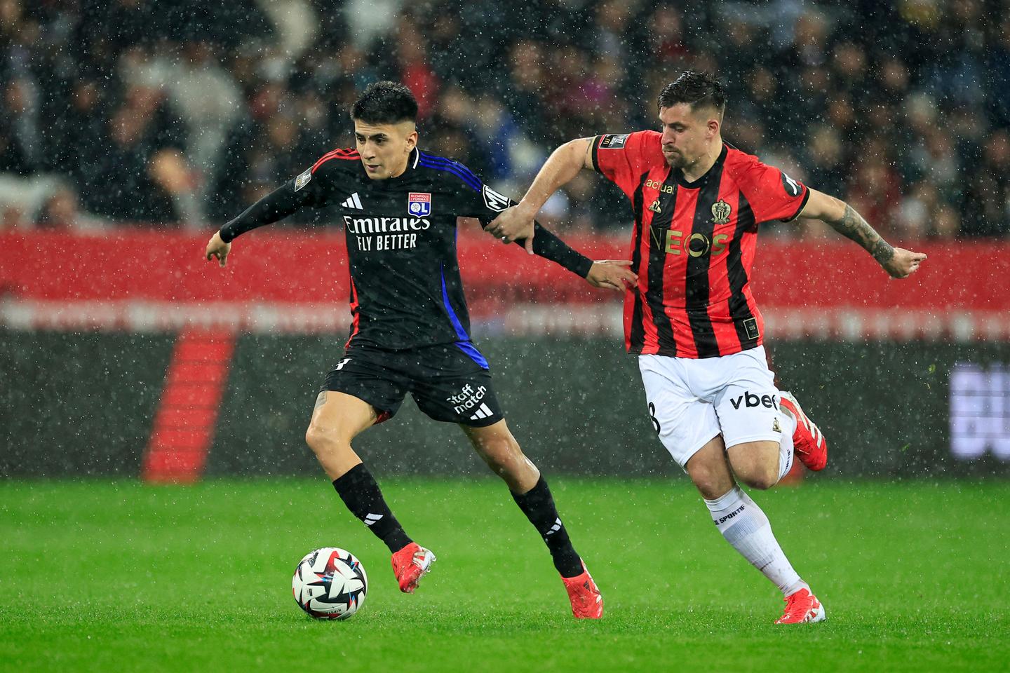 Lyon met fin aux espoirs de Nice en Ligue 1 (2-0)