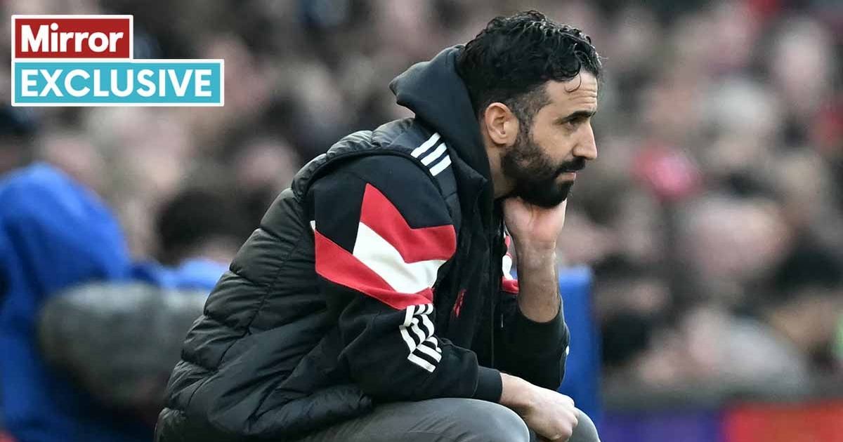 Man Utd - Berbatov appelle Amorim à changer de tactique