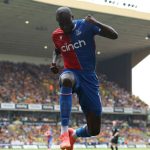 Manchester United s-intéresse à Mateta pour 40 millions £