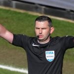 Michael Oliver ne sera pas arbitre en Premier League ce week-end