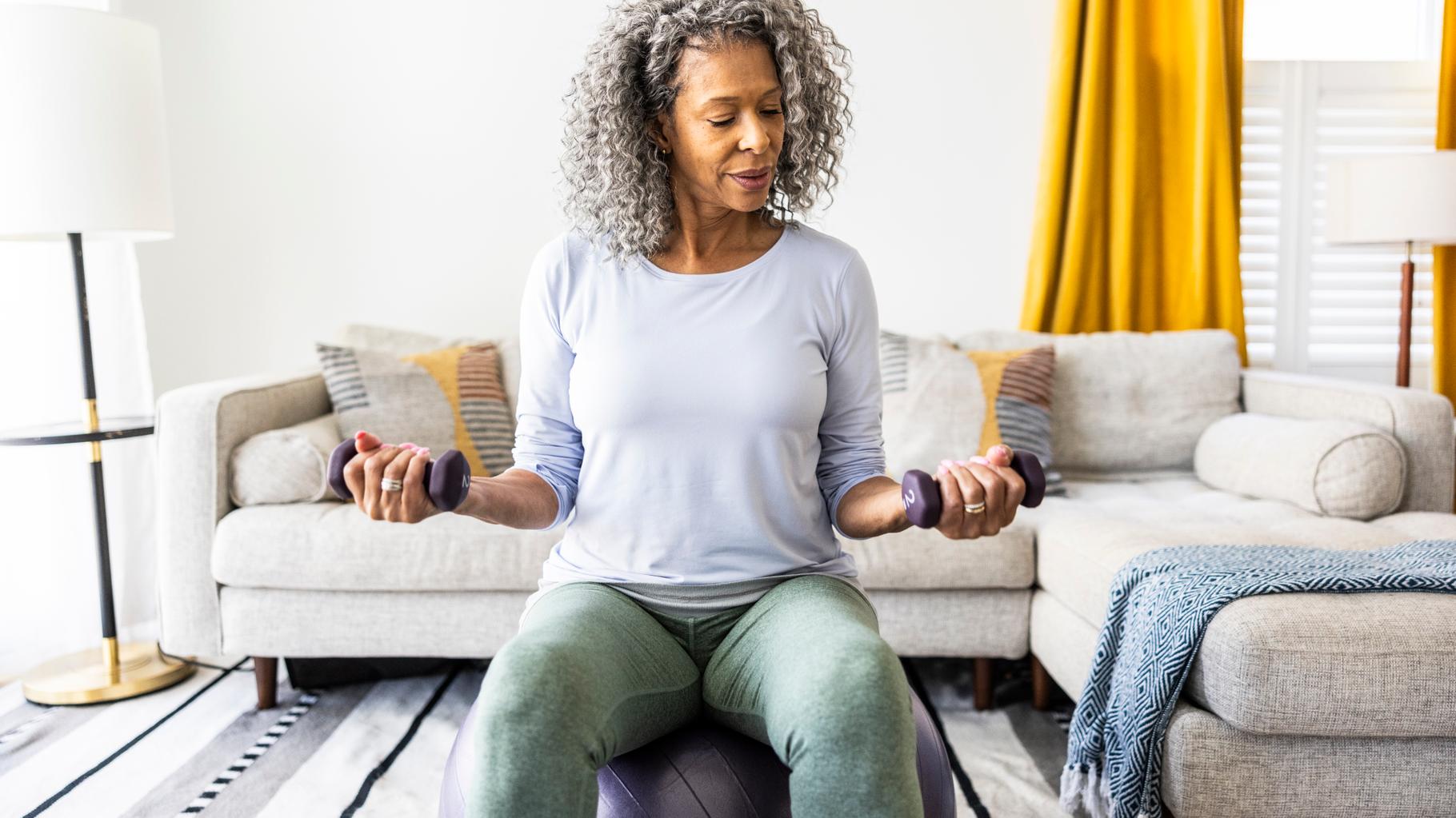 Musculation - le sport qui améliore le sommeil des seniors