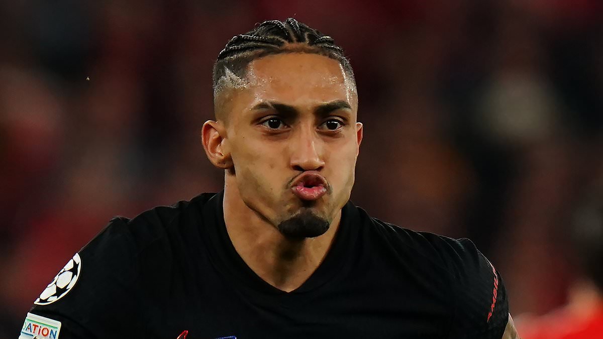 Raphinha brille encore contre Benfica avec un tir magistral