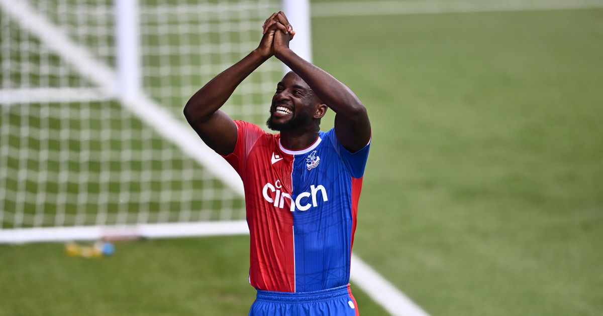 Rooney et Mateta - Débat sur le transfert à Manchester United