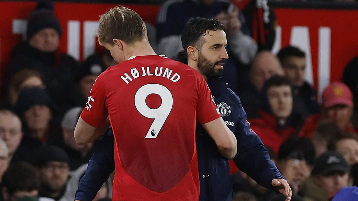 Ruben Amorim explique la mise sur le banc de Rasmus Hojlund