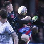 Soutien des fans de Millwall après la blessure de Mateta