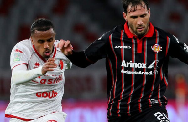 Suspension sévère pour Vázquez après insulte à Dorval en Italie