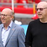 Tim Howard défend la famille Glazer à Manchester United