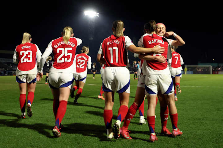 Mariona Caldentey, Chloe Kelly