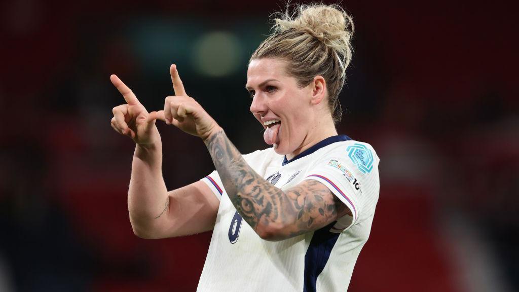 Millie Bright célèbre à la fin du match