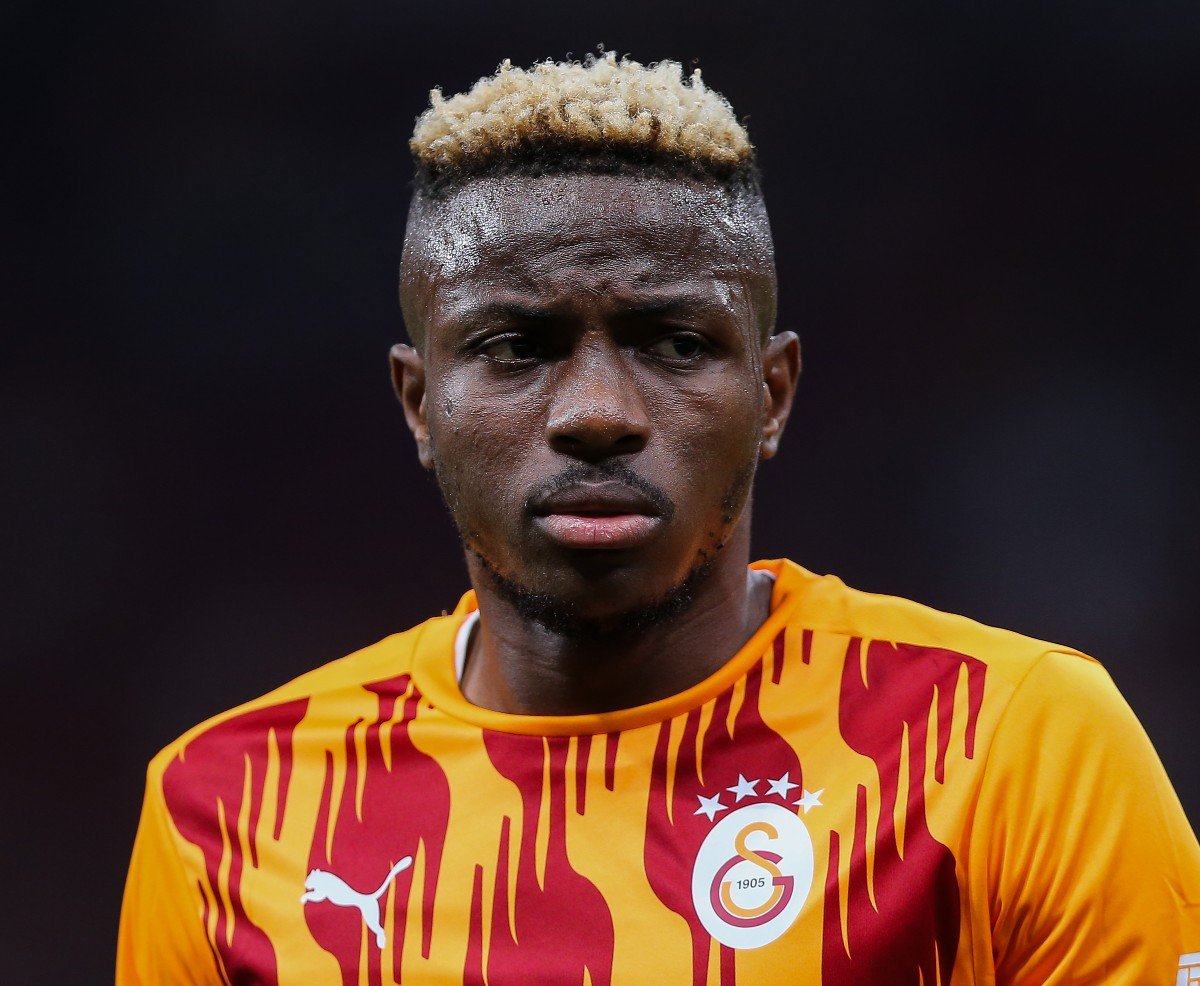 Victor Osimhen s'échauffe pour Galatasaray